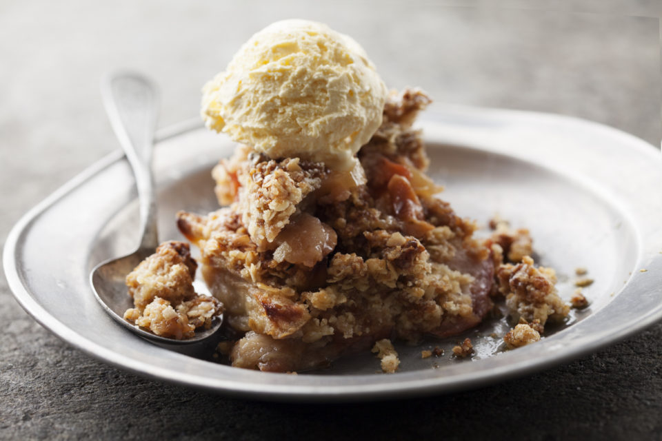 apple crumble with vanilla ice cream